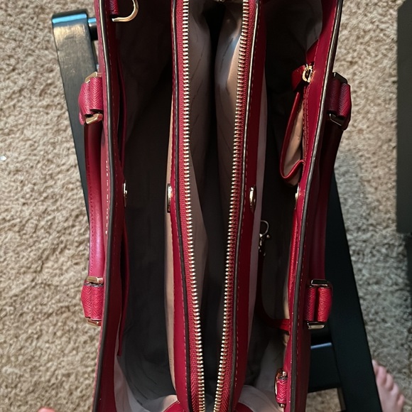 Michael Kors Saffiano burgundy Leather hand bag - Picture 3 of 4